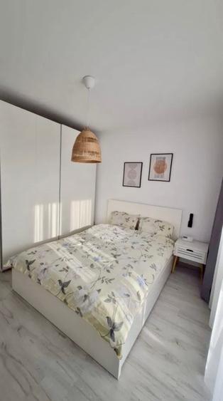 Apartament cu 2 camere semidecomandat, mobilat în Metalurgiei