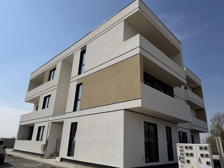 Apartament cu 2 camere decomandat în Giroc