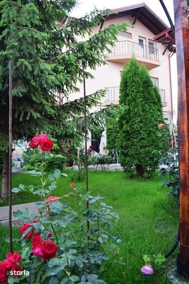 Casă cu 8 camere decomandat cu Teren 250 Mp în Nord
