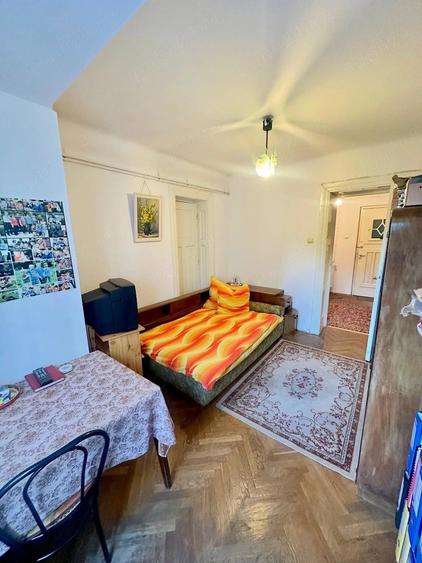 Apartament cu 3 camere semidecomandat în Cișmigiu