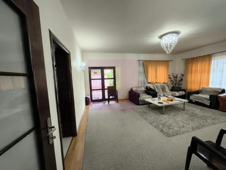 Casă cu 5 camere cu Teren 373 Mp în Afumați