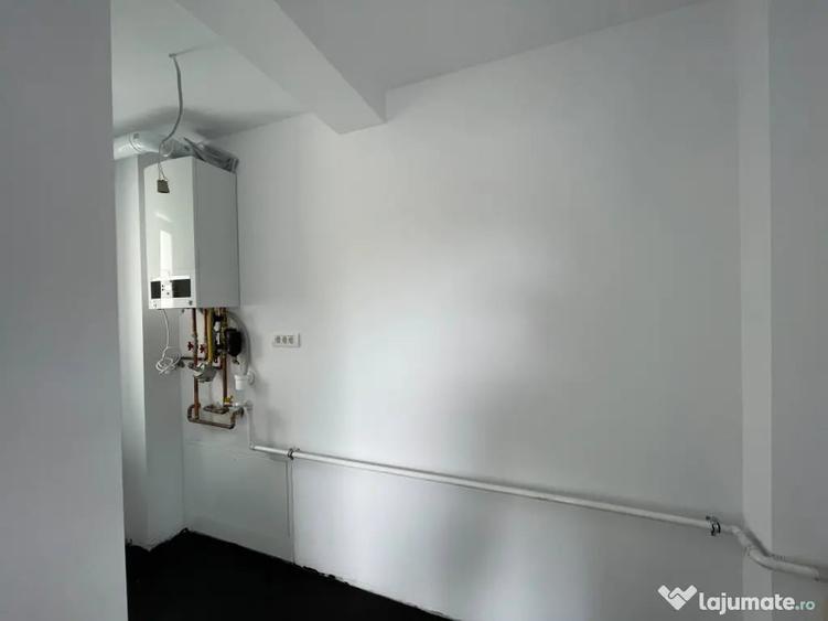Casă cu 3 camere cu Teren 330 Mp în Plopi