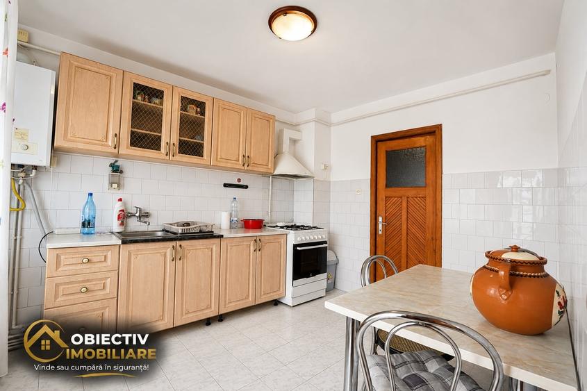 Apartament cu 3 camere decomandat, mobilat în Stejaru (Pângărați)