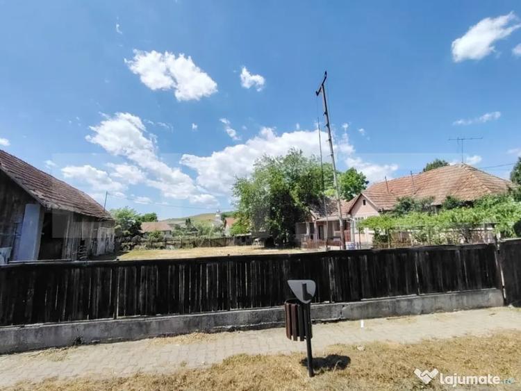 Casă cu 3 camere cu Teren 2240 Mp în Raciu