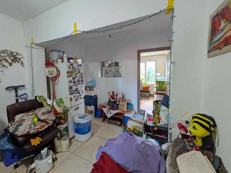 Apartament cu 4 camere decomandat în Dârste