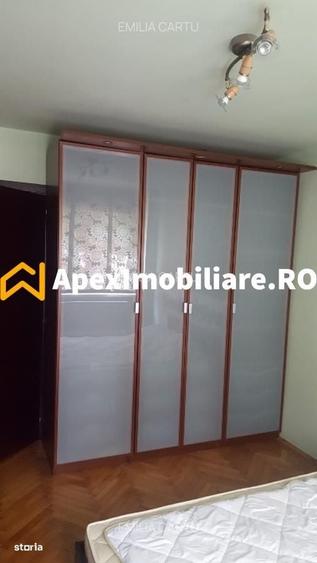 Apartament cu 2 camere decomandat în Pajura