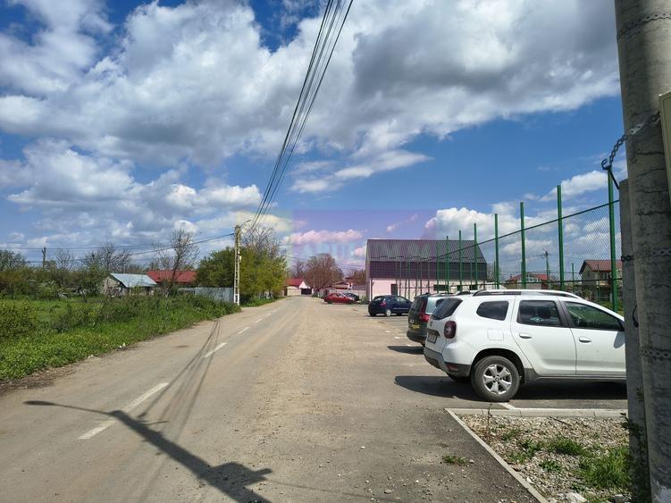 Teren Construcții intravilan de 12450 mp, în Poșta