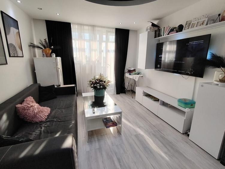 Apartament cu 3 camere decomandat în Berceni