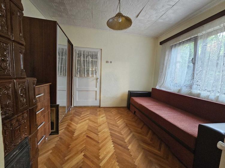 Casă cu 4 camere în Popești
