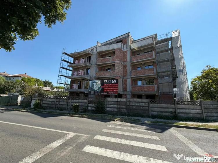 Apartament cu 3 camere decomandat în Central