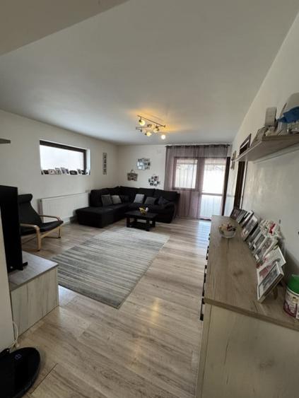 Casă individuală cu 5 camere cu Teren 470 Mp în Blejoi
