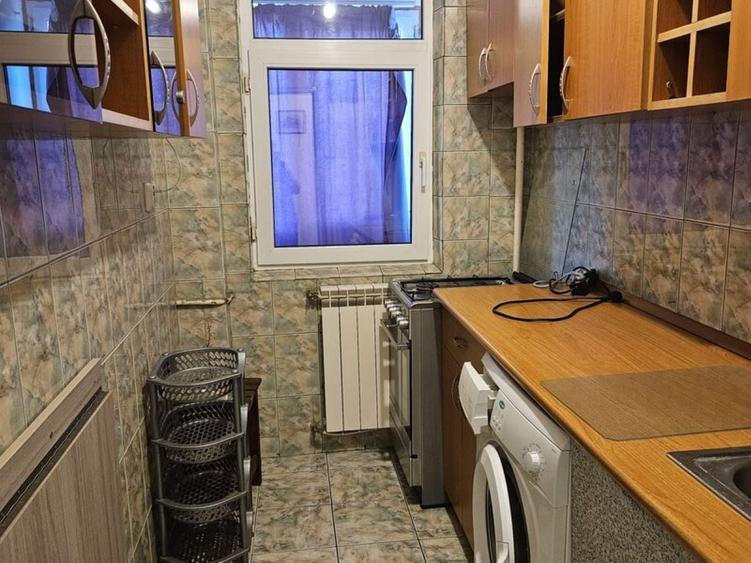Apartament cu 2 camere semidecomandat în Calea Victoriei