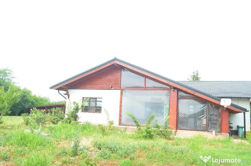 Casă cu 5 camere cu Teren 3420 Mp în Valea Călugărească