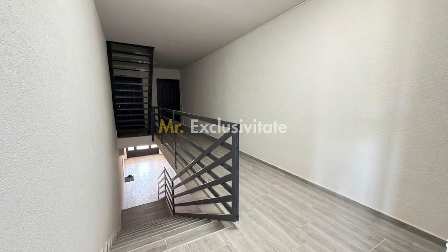 Apartament cu 3 camere semidecomandat în Sud-Vest