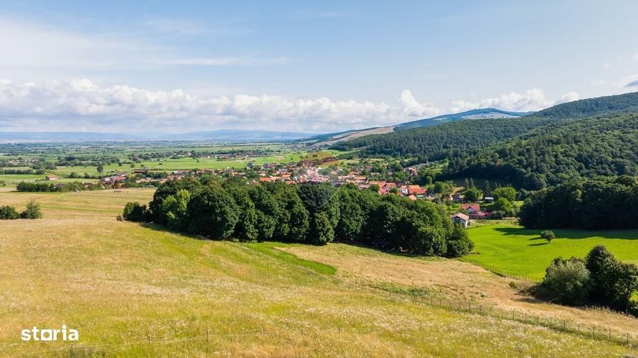 Casă cu 4 camere în Mărcuș