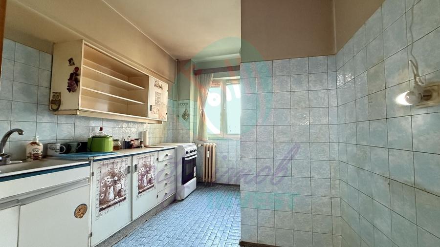 Apartament cu 3 camere semidecomandat în Lacul Tei