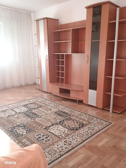 Apartament cu 3 camere decomandat în Patriei