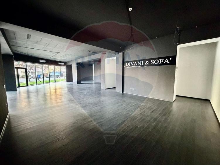Spațiu comercial, de 270 mp, în Nord