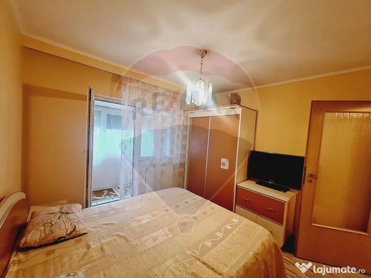Apartament cu 3 camere decomandat în Nufărul