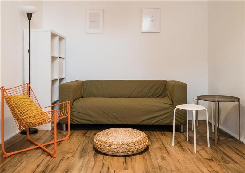 Apartament cu 3 camere nedecomandat, mobilat în Schei
