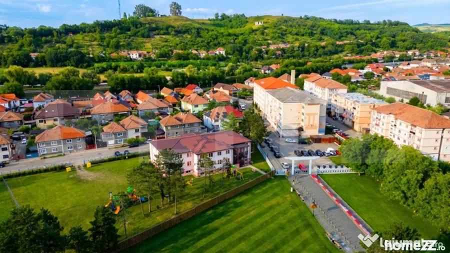 Casă cu 4 camere cu Teren 200 Mp în Central