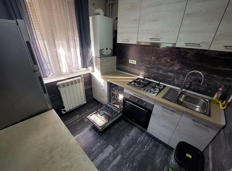 Garsonieră decomandată în Apărătorii Patriei