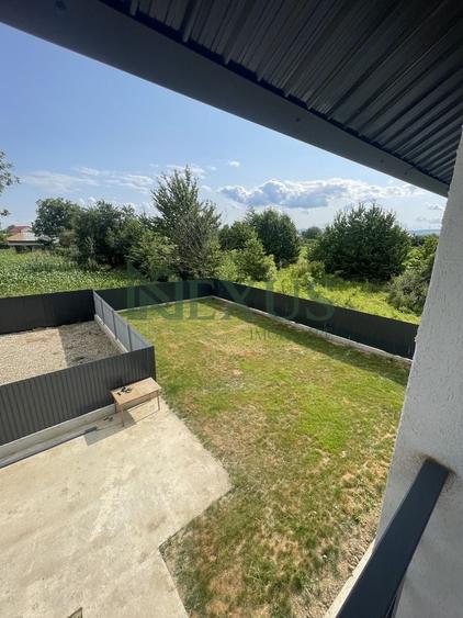 Casă individuală cu 4 camere cu Canalizare în Șerbănești