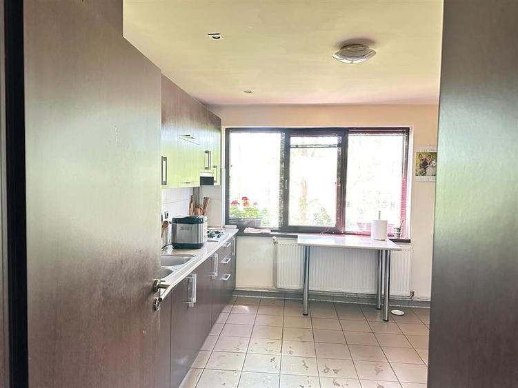 Casă individuală cu 9 camere cu Teren 900 Mp în Ultracentral