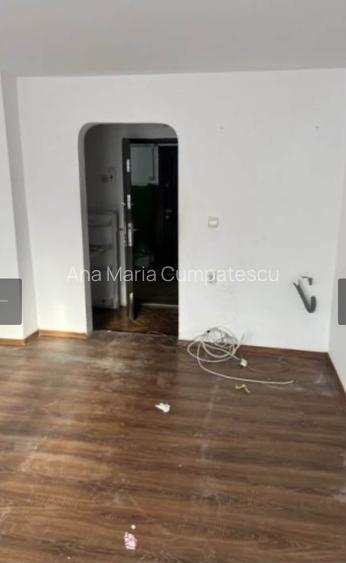 garsonieră zona Far nemobilată 21 mp etaj 3/4 RADET