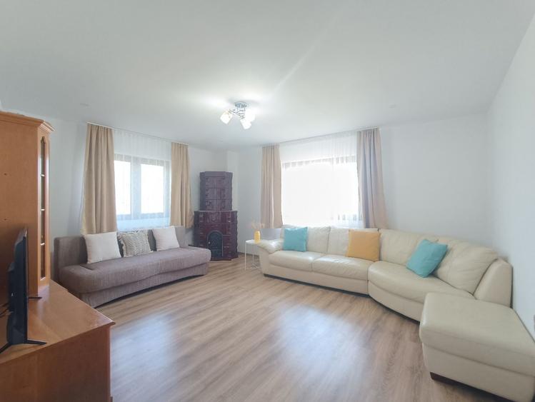 Casă cu 4 camere cu Teren 2771 Mp în Slobozia Nouă