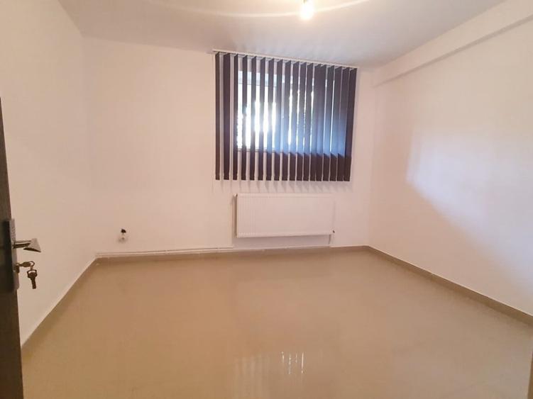 Apartament cu 2 camere semidecomandat în Calea Călărașilor