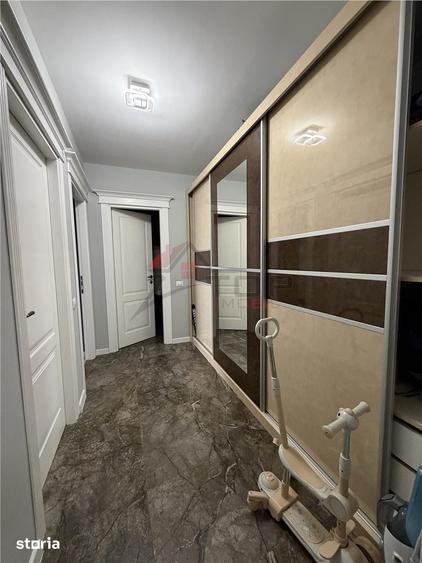 Apartament cu 3 camere decomandat în Ciurea