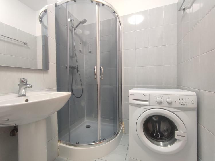 Apartament cu 3 camere semidecomandat, mobilat în Liviu Rebreanu