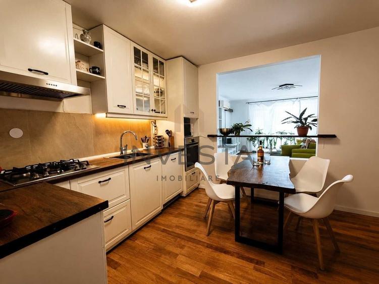 Apartament cu 4 camere semidecomandat, mobilat în Între Lacuri
