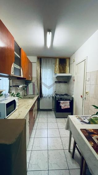 Apartament cu 2 camere semidecomandat în Podu Roș