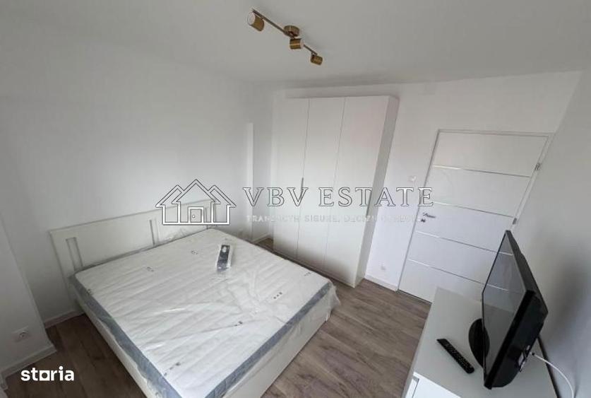 Apartament cu 3 camere semidecomandat, mobilat în 13 Septembrie