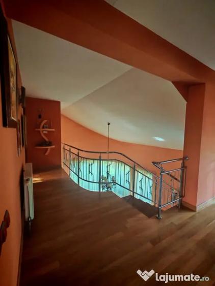 Casă cu 4 camere cu Teren 678 Mp în Europa