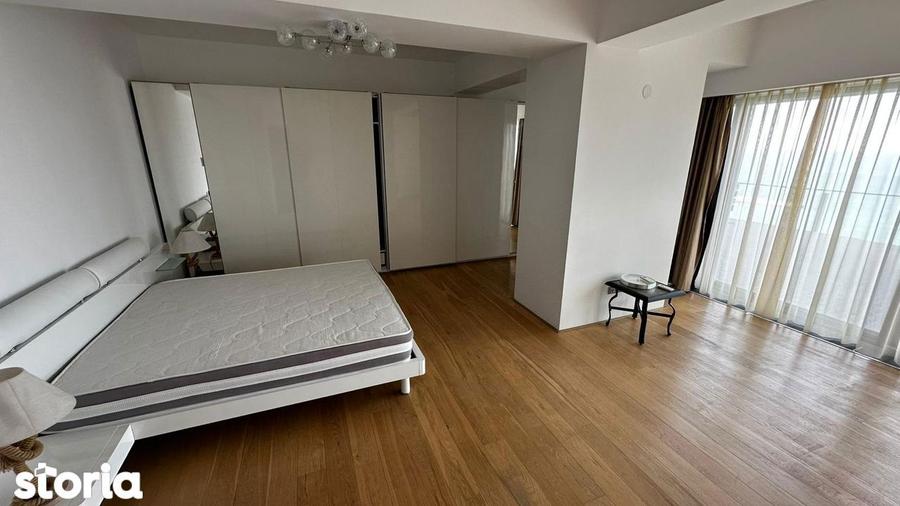 Apartament cu 5 camere în Faleza Nord