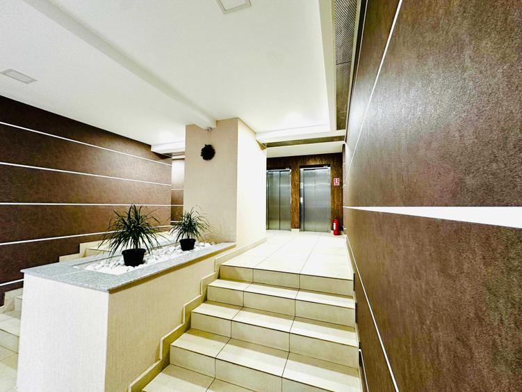 Apartament cu 2 camere decomandat în Exterior Vest