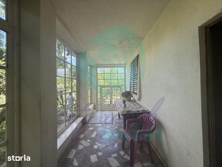 Casă cu 5 camere cu Teren 1000 Mp în Moara Domnească