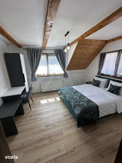 Casă cu 7 camere cu Teren 1000 Mp în Porumbacu de Jos
