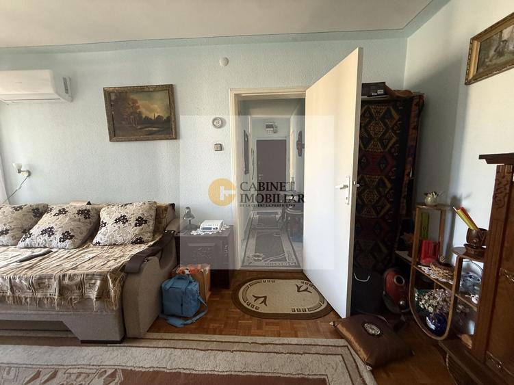 Apartament cu 2 camere semidecomandat, mobilat în Universitate