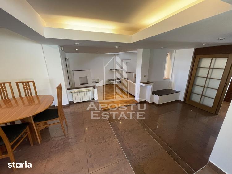 Casă cu 5 camere cu Teren 400 Mp în Lipovei