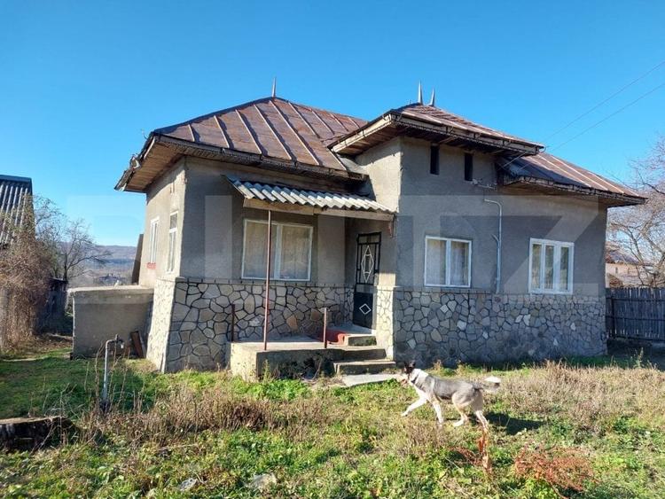 Casă individuală cu 3 camere cu Teren 2310 Mp în Vulcana-Băi
