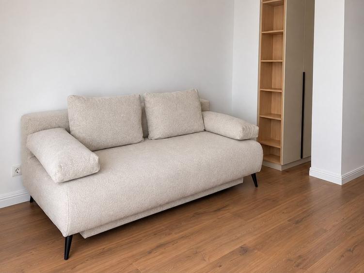 Apartament cu 2 camere semidecomandat, mobilat în Sud
