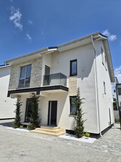 Casă individuală cu 5 camere cu Canalizare în Bragadiru
