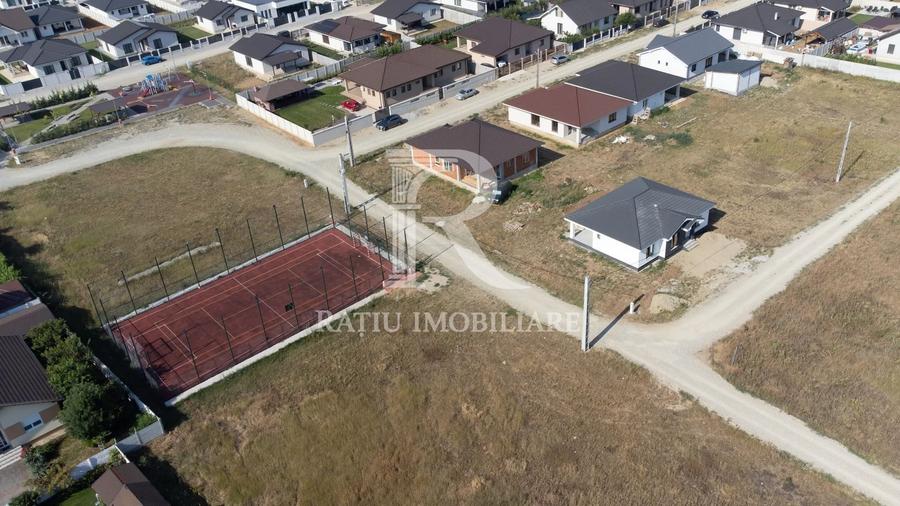 Casă individuală cu 4 camere cu Canalizare în Sântandrei