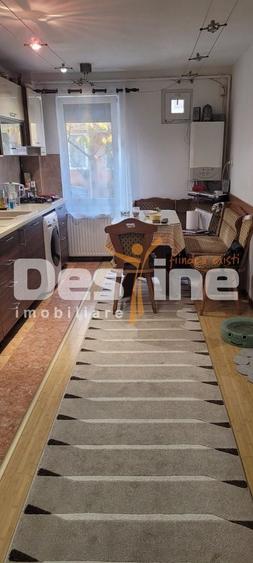 Apartament cu 3 camere decomandat în Craiter