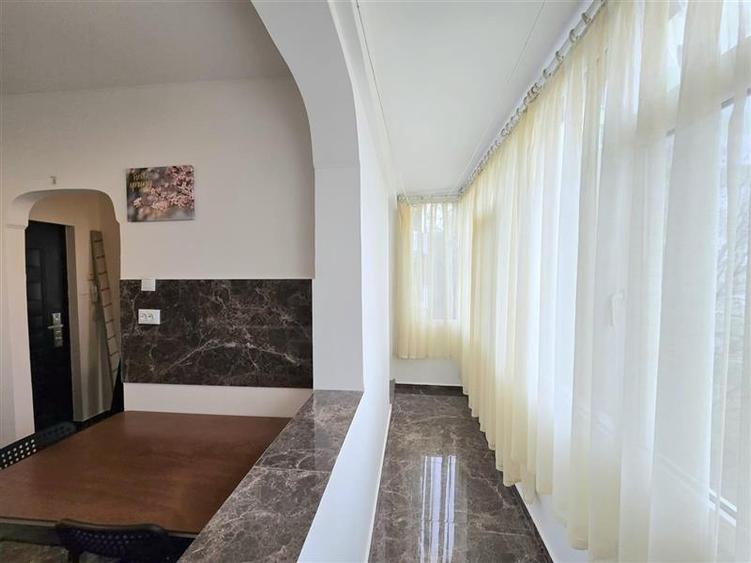 Apartament cu 2 camere semidecomandat în 1 Mai