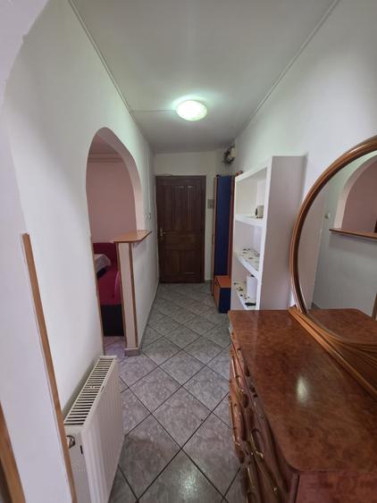 Apartament cu 2 camere decomandat în Vasile Aaron